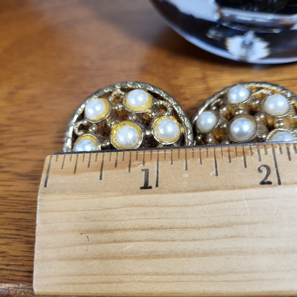 Vintage Openwork Plastic Gold Tone Clip On Earrings with Faux Pearls - Picture 13 of 13
